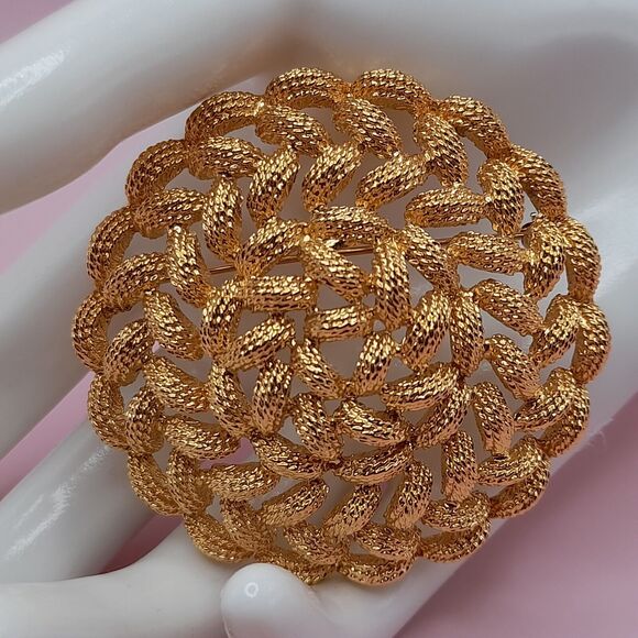 Vintage Monet Woven Round Pin Brooch, Gold Plated Brooch, 2 1/4 Inches - Picture 2 of 11